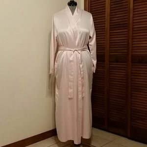 Cabernet pink polyester robe L